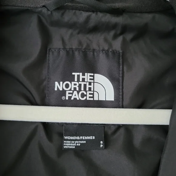 🍃The North Face Women's Black Windbreaker - Picture 2 of 12